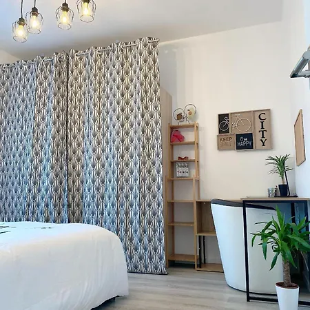 Et Moderne De Apartment L'Hay-les-Roses